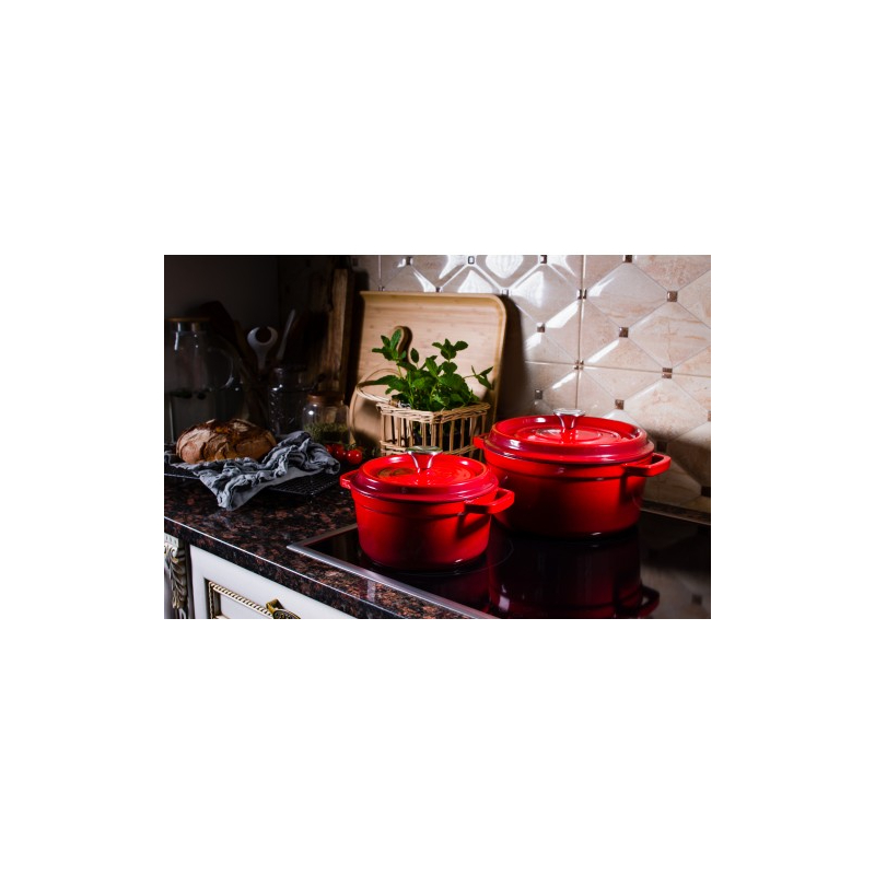 Grandfeu Enamelled Cast Iron Pot in Red, 4.7l. With Lid